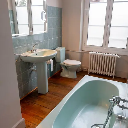 Дом отдыха Cosy Spacieuse- Centre-ville Вильнёв-сюр-Ло